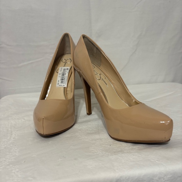 NWT Jessica Simpson Parisah Platform Pumps in a nude patent leather finish - Picture 2 of 11